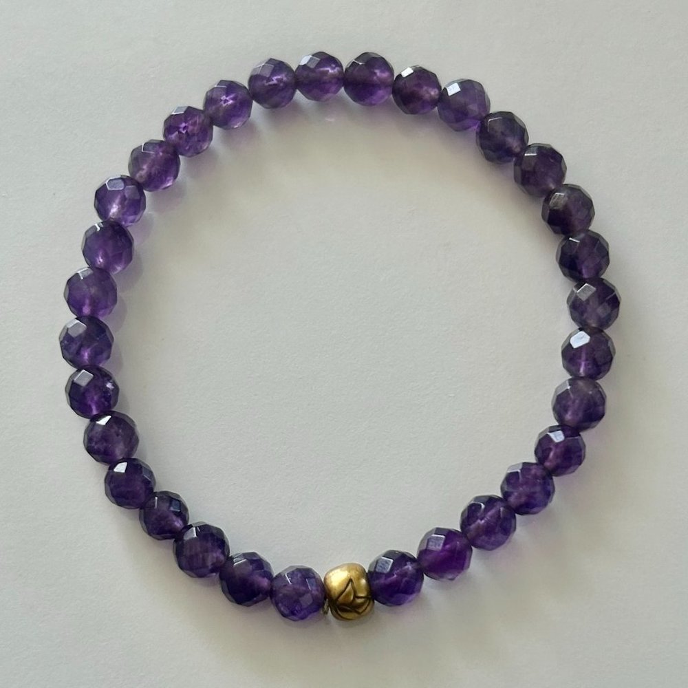 Satya Lotus Gemstone Bracelet